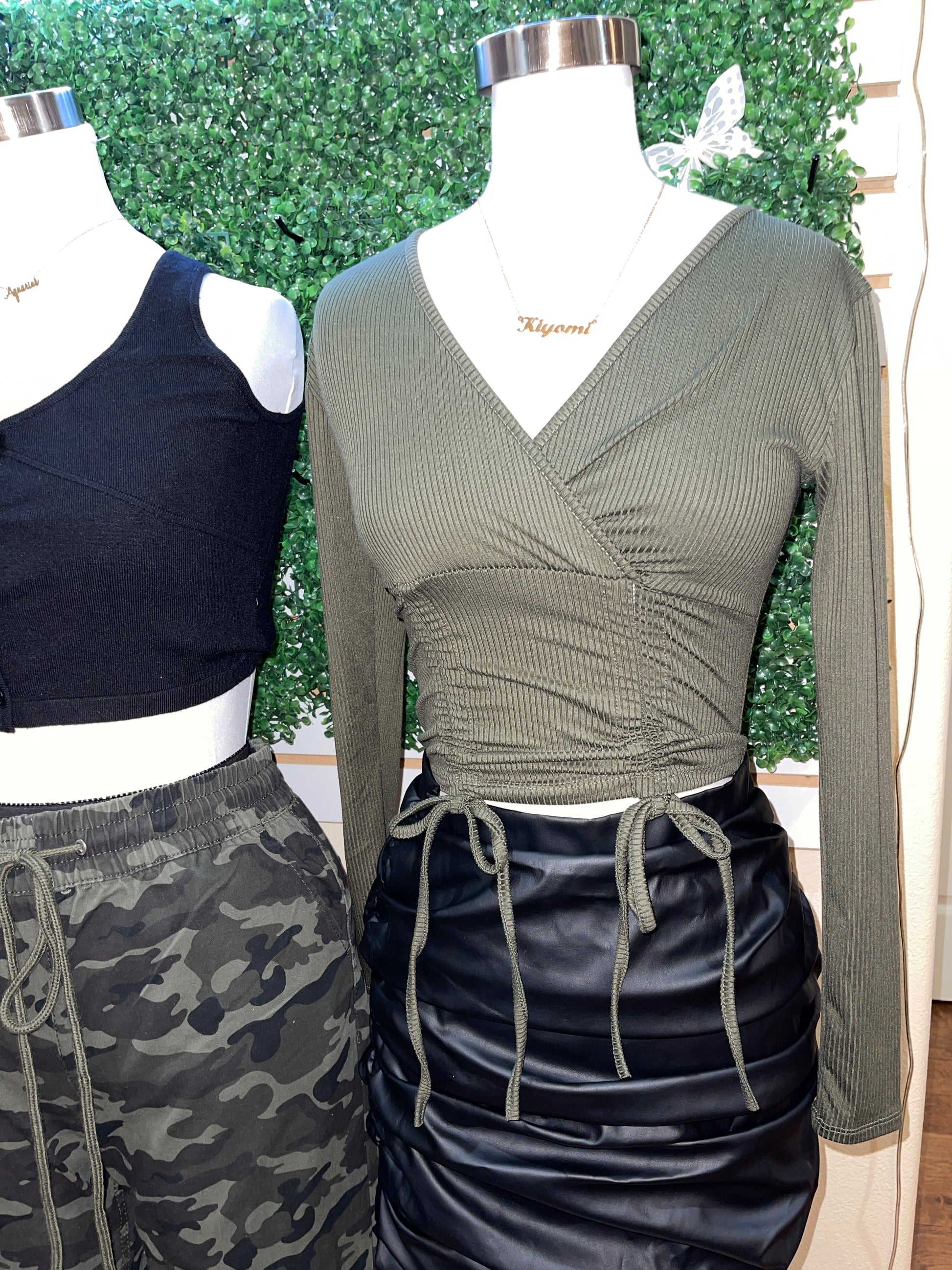 Merleigh Long Sleeve Crop Top - SKYE KIYOMI BEAUTY, LLC