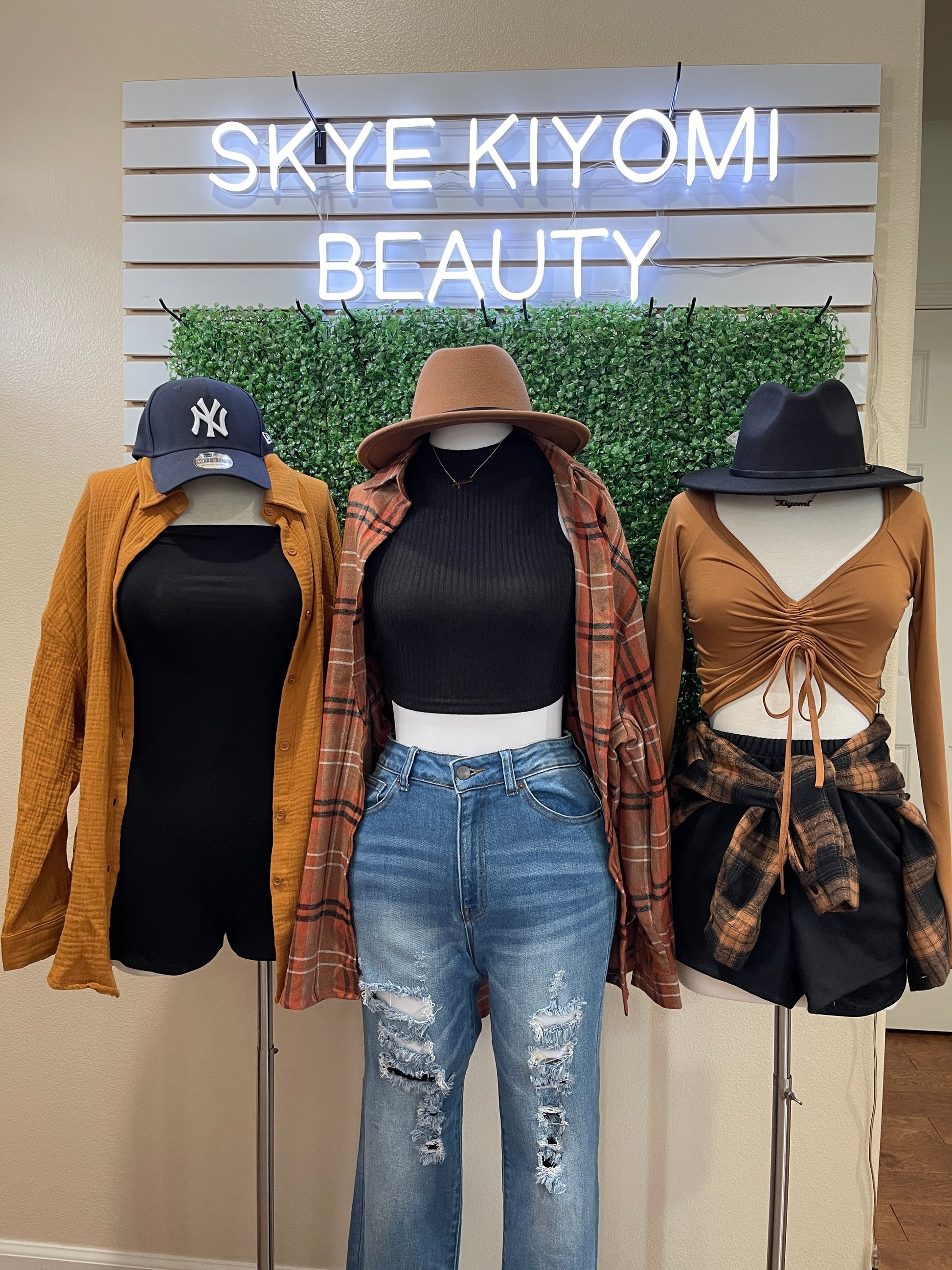 Hold Me Close Crop Top - SKYE KIYOMI BEAUTY, LLC