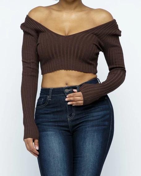 Kelli V-Neck Top - SKYE KIYOMI BEAUTY, LLC#tops#bottoms#ootd#affordablefashion#affordablestyle#boutiqueshopping#sets#shortsets#pantsets#outerwear