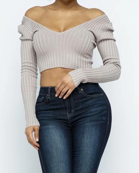 Kelli V-Neck Top - SKYE KIYOMI BEAUTY, LLC#tops#bottoms#ootd#affordablefashion#affordablestyle#boutiqueshopping#sets#shortsets#pantsets#outerwear