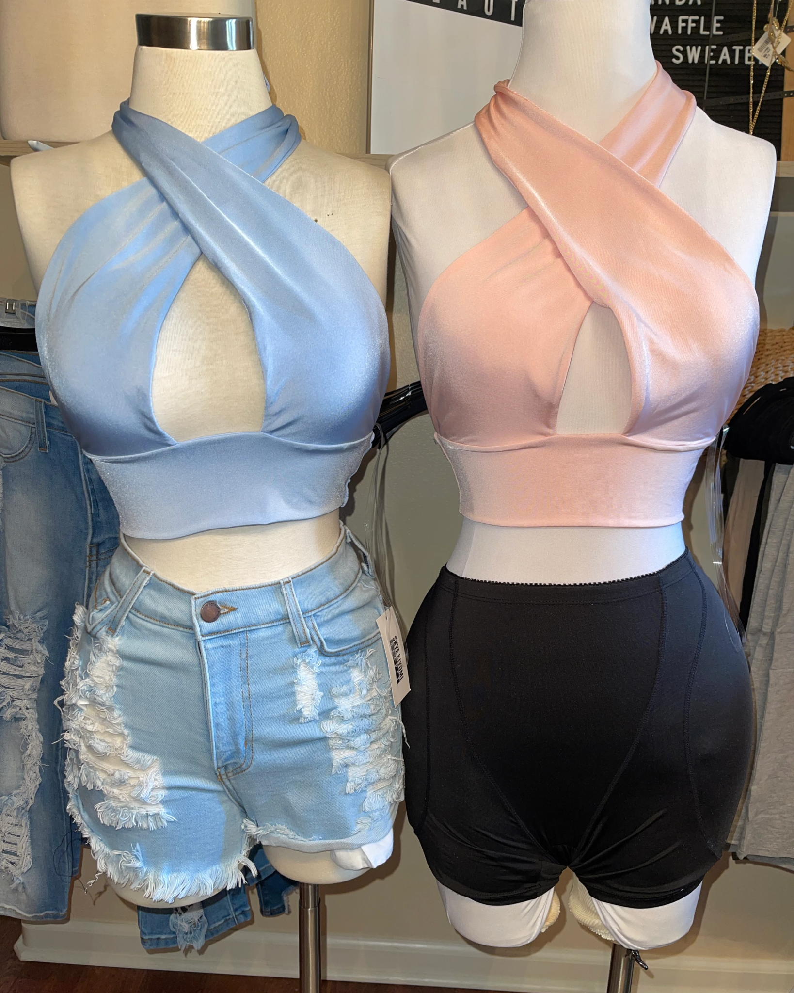 Lindsey Cross Halter Top - SKYE KIYOMI BEAUTY, LLC#tops#bottoms#ootd#affordablefashion#affordablestyle#boutiqueshopping#sets#shortsets#pantsets#outerwear