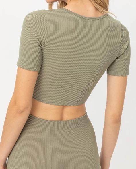 Shanna Workout Leggings Set - SKYE KIYOMI BEAUTY, LLC#tops#bottoms#ootd#affordablefashion#affordablestyle#boutiqueshopping#sets#shortsets#pantsets#outerwear