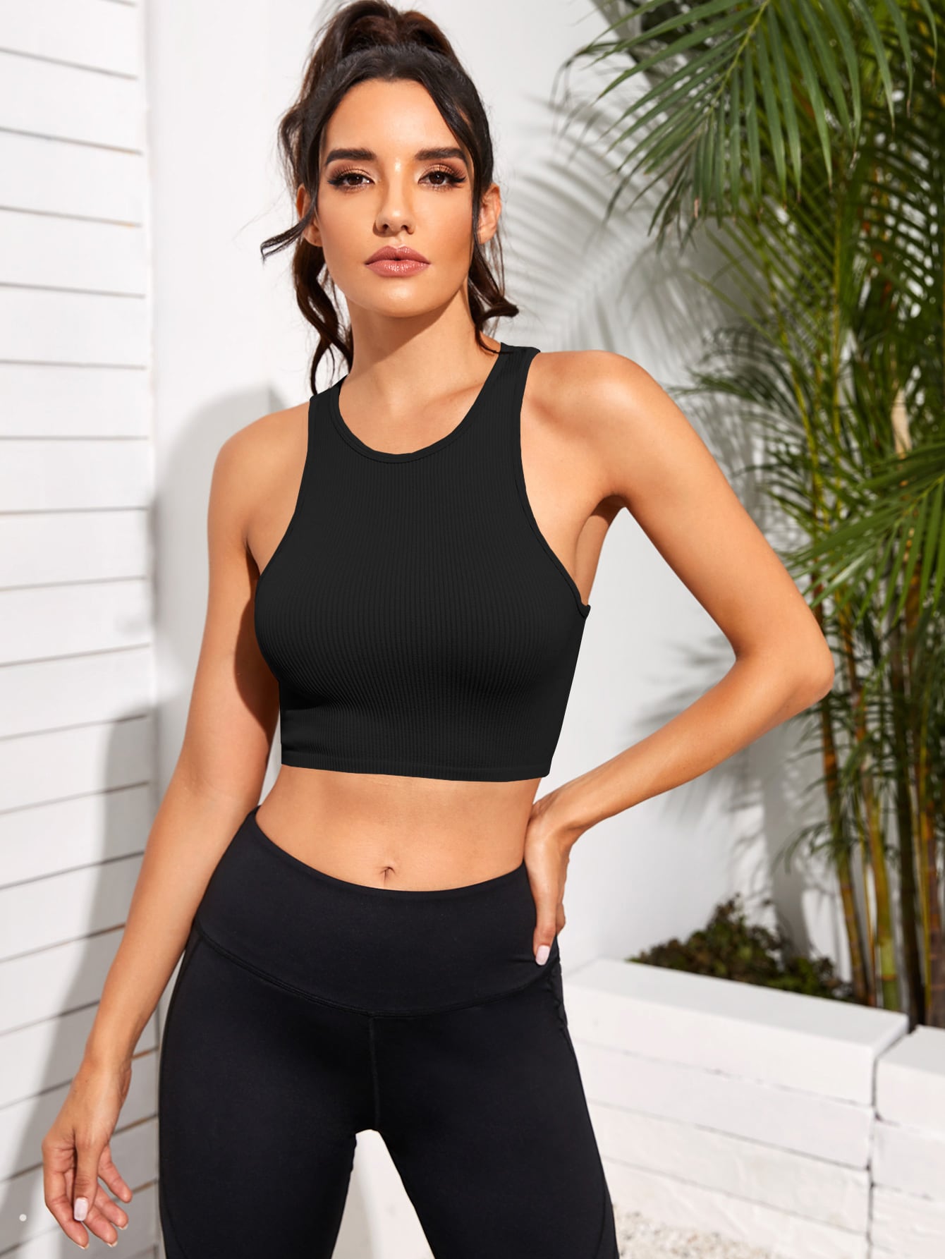 Cropped Round Neck Sports Tank Top