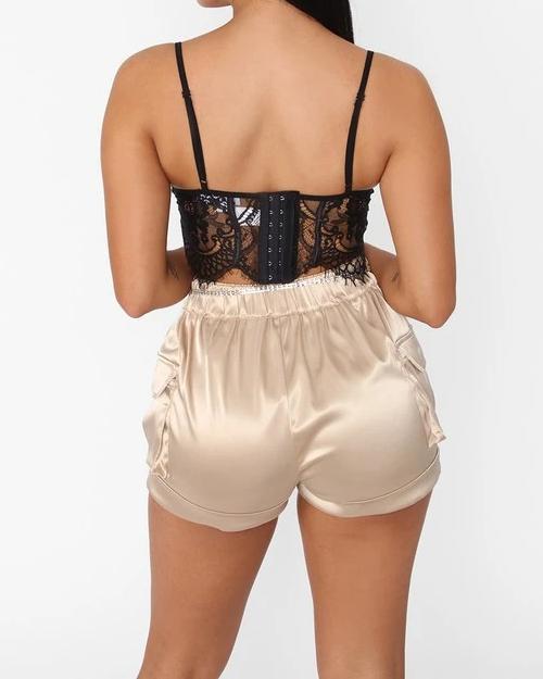 Lara Cargo Shorts - SKYE KIYOMI BEAUTY, LLC#tops#bottoms#ootd#affordablefashion#affordablestyle#boutiqueshopping#sets#shortsets#pantsets#outerwear