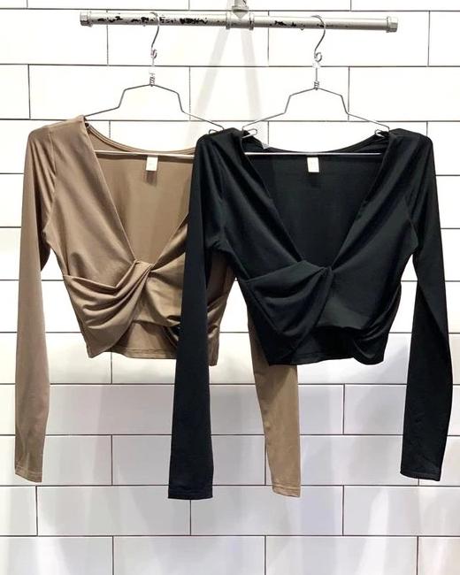 Twist It Up Crop Top - SKYE KIYOMI BEAUTY, LLC#tops#bottoms#ootd#affordablefashion#affordablestyle#boutiqueshopping#sets#shortsets#pantsets#outerwear